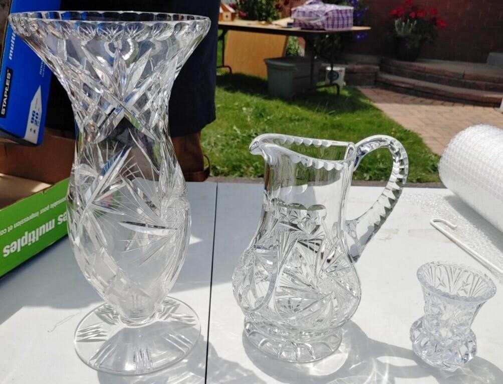 2 Pcs. Of Pinwheel Crystal With Mini Vase