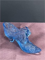 Fenton blue glass daisy & button shoe cat slipper