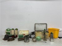 Vintage Kitchenware & Collectibles