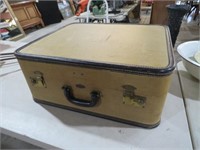 VINTAGE FLIP TOP LUGGAGE CASE