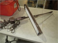 VINTAGE ARCHITECT CLAMP ON METAL LAMP