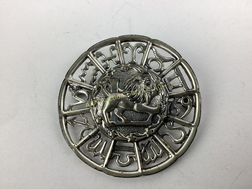 Sterling Leo zodiac brooch 17.39 grams