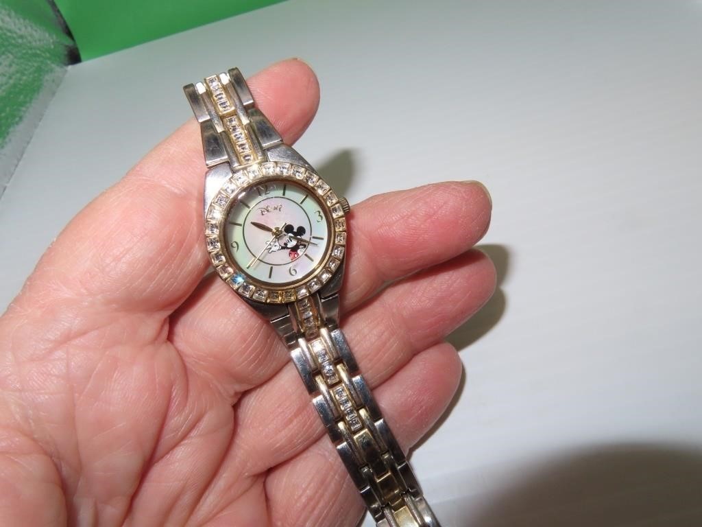 Disney Mickey Mouse Wrist Watch (needs battery)