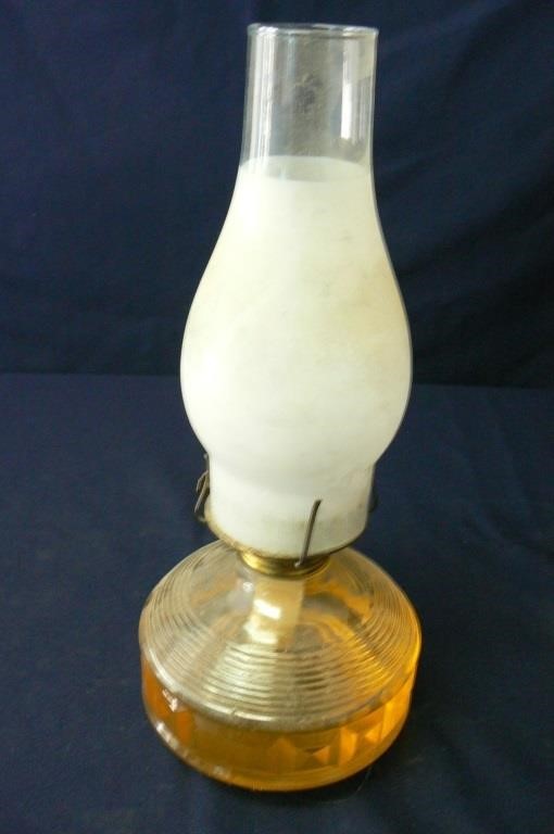 VINTAGE HURRICANE OIL LAMP