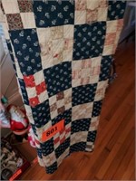 BLOCK STYLE QUILT TOPPER