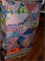 CRAZY TRIANGLES  QUILT TOPPER