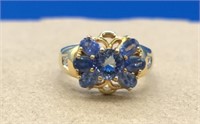 18K Gold Ring With Light Blue Sapphires & Diamonds