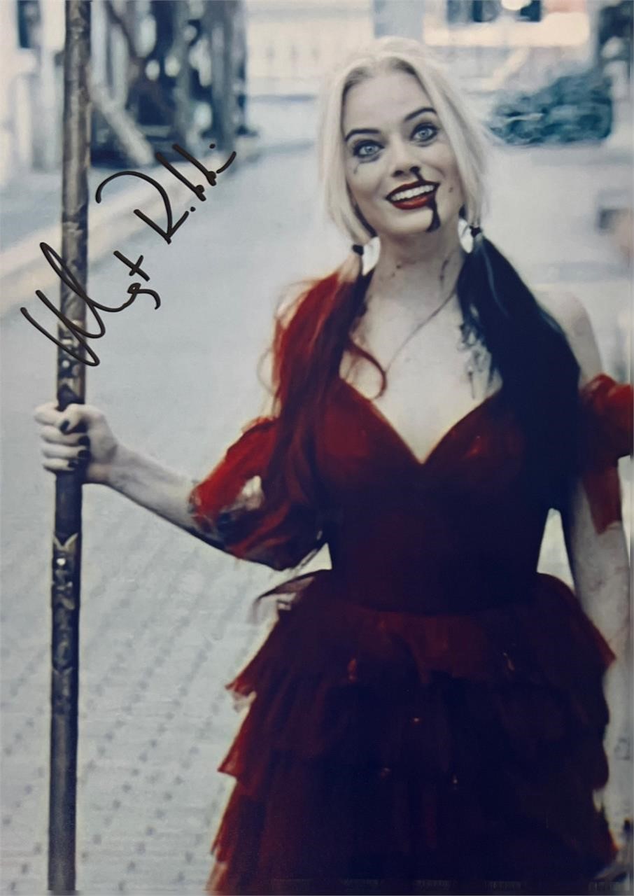 Autograph COA Suicide Squad photo