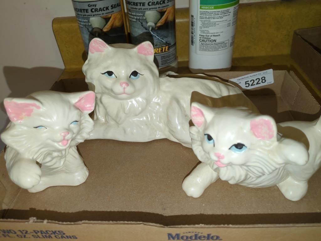 White Cat planter & 2 Kitten figurines