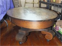 ANTIQUE OAK OVAL COFFEE TABLE