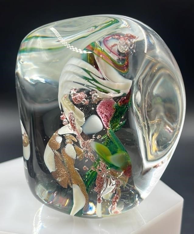 Beautiful Art Glass Paperweight