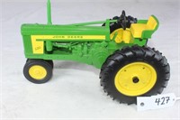 John Deere 520 Tractor