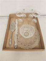 (4) Wine Glasses / Glass Bowl & Stand / Silver