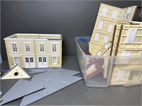 Piko G-scale Buildings - Neustadt City Hall and Me