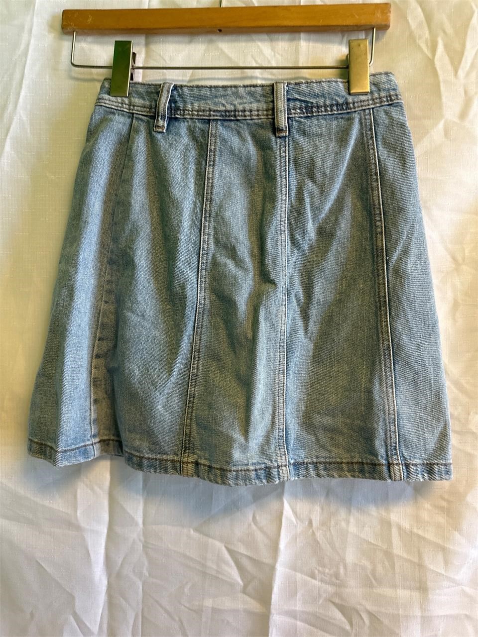 ($39) women’s denim skirt, size: 32