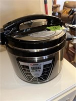 Power pressure cooker (insides is all incl)