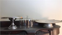 2 ELIVATED SERVING PLATTERS