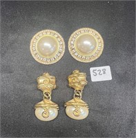 Vtg Set of 2 Dubin Clip-on Earrings