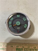 56-60 International Loadstar air brake gauge