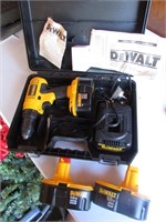 dewalt cordless drill w/charger & battery