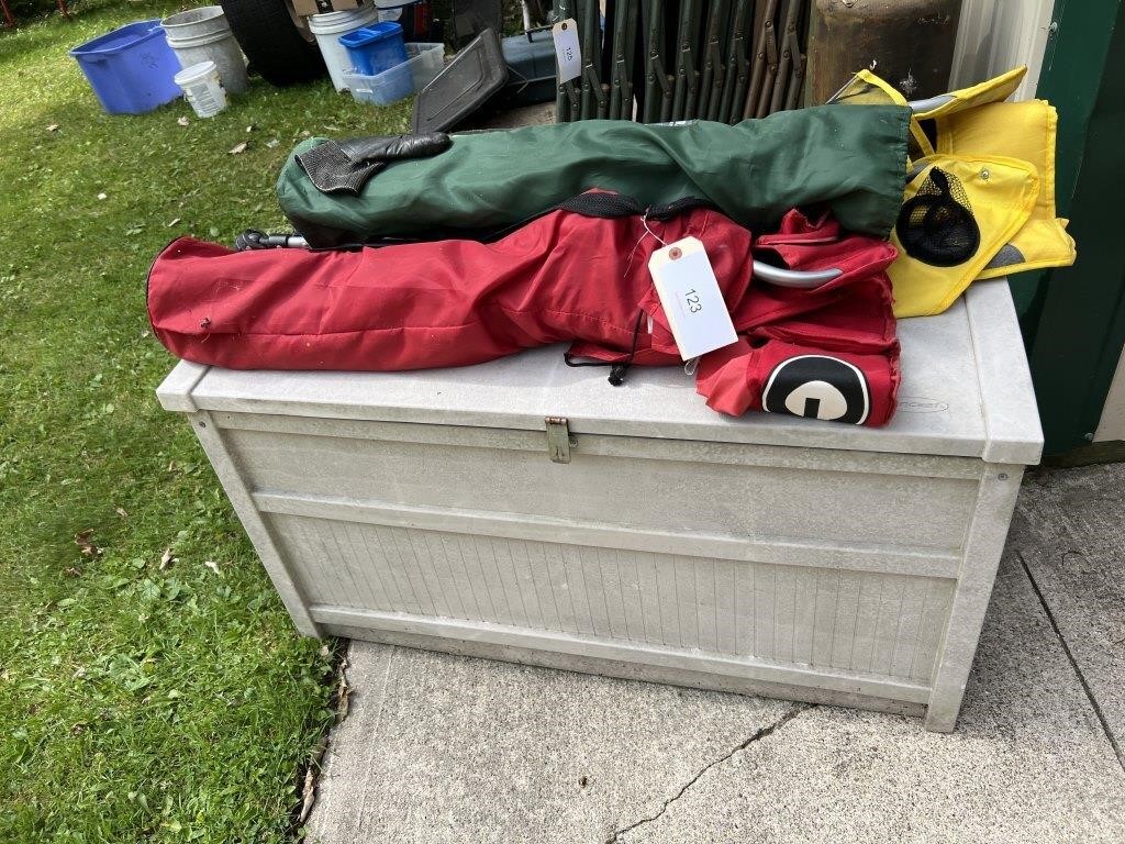 PLASTIC OUTDOOR STORAGE CHEST WITH 3 BAG CHAIRS