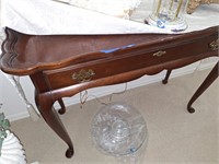 QUEEN ANNE STYLE ENTRY TABLE