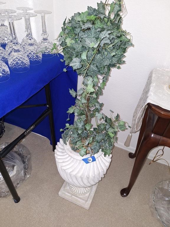 FAUX IVY TOWER BALL