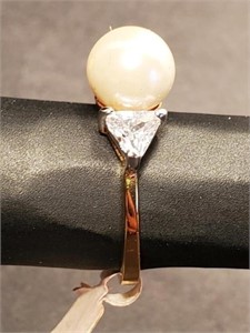 Gold Tone Faux pearl Crystal Ring Sz 7