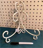 WHITE IRON PITURE HOLDER