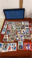 Loose baseball cards