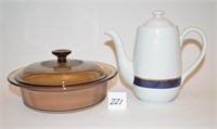 Baking Dish/Stone Ware Tea Pot