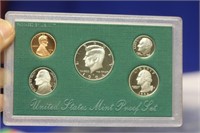 A 1994 US Mint Proof Set