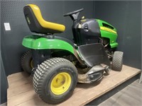 John Deere 125 Riding Lawn Tractor (RUNS)