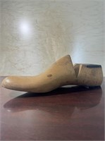 Marked Royal, Mens size wooden shoe