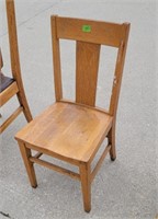 Oak T-back straight chair