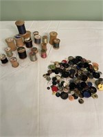 VINTAGE BUTTONS AND WOOD THREAD SPOOLS