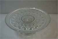 Glass "Button & Bows" cake stand w/ plastic lid
