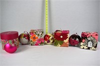 (4) VERA BRADLEY ORNAMENTS WITH BOXES