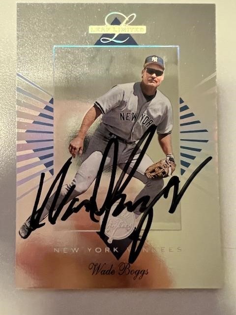 Yankees Wade Boggs Signed Card with COA