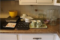 pitcher,muffin pans & kitchenware