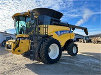 2014 New Holland 8090 Combine -OFFSITE