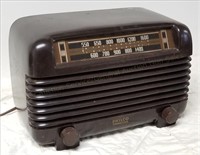 Philco Transitone Model 48-250 Bakelite Tube Radio