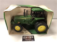 1/16 Ertl John Deere MFWD Row Crop