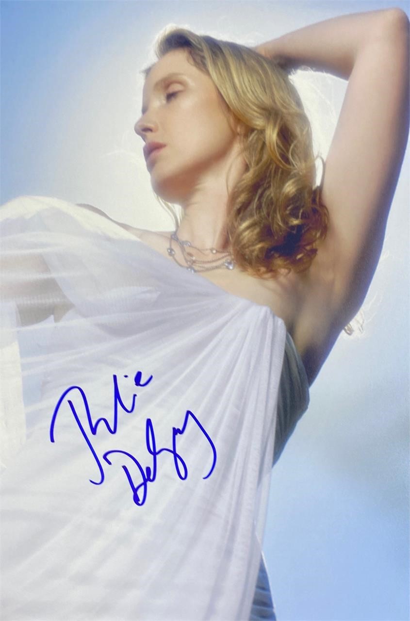 Autograph  
Julie Delpy Photo