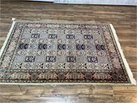 Tiled Pattern Persian 4'8" x 7'2" Area Rug