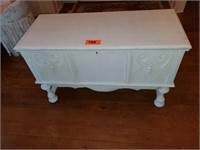WHITE PAINTED ROOS CHEST CEDAR CHEST