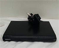 Sony CD / DVD player with remote and cords