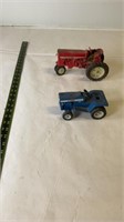 2pcs Toy Tractors
