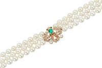 CULTURED PEARL NECKLACE WITH EMERALD CLASP, 166.9g