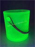 Etched uranium green ice bucket, no lid.